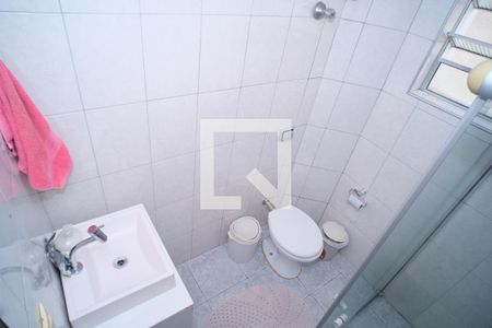 Banheiro de casa de condomínio para alugar com 2 quartos, 84m² em Vila Romana, São Paulo