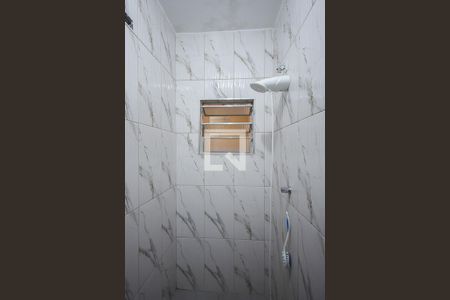 Banheiro de casa para alugar com 1 quarto, 43m² em Parque Marabá, Taboão da Serra