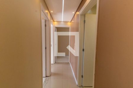 Corredor de apartamento para alugar com 3 quartos, 62m² em Maria Paula, São Gonçalo