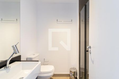Banheiro de casa de condomínio para alugar com 1 quarto, 20m² em Indianópolis, São Paulo