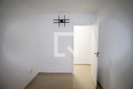 Quarto 1 de apartamento para alugar com 2 quartos, 44m² em Jardim das Oliveiras, Itaquaquecetuba