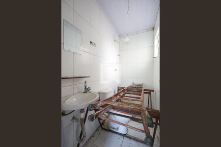 Banheiro da Suíte 1 de casa de condomínio para alugar com 3 quartos, 70m² em Vila Celeste, São Paulo
