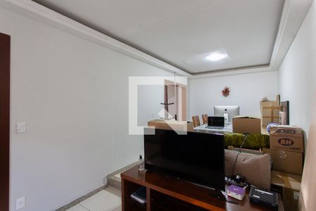 Sala 1 de casa para alugar com 4 quartos, 250m² em Indaiá, Belo Horizonte
