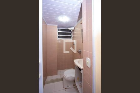 Banheiro de apartamento para alugar com 1 quarto, 48m² em Barro Vermelho, São Gonçalo