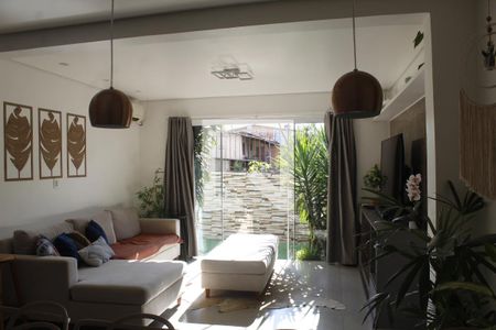 Sala de casa para alugar com 3 quartos, 150m² em Passo das Pedras, Gravataí
