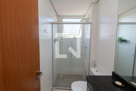 Banheiro da Suíte de apartamento à venda com 2 quartos, 60m² em Eldorado, Contagem