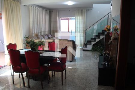 Sala de casa para alugar com 4 quartos, 330m² em Diamante, Belo Horizonte