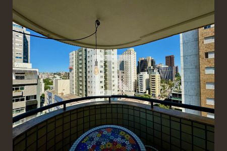Varanda de apartamento à venda com 1 quarto, 55m² em Lourdes, Belo Horizonte