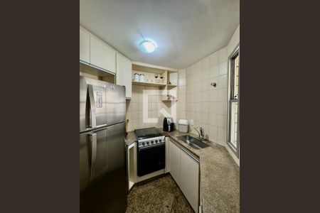 Cozinha de apartamento à venda com 1 quarto, 55m² em Lourdes, Belo Horizonte