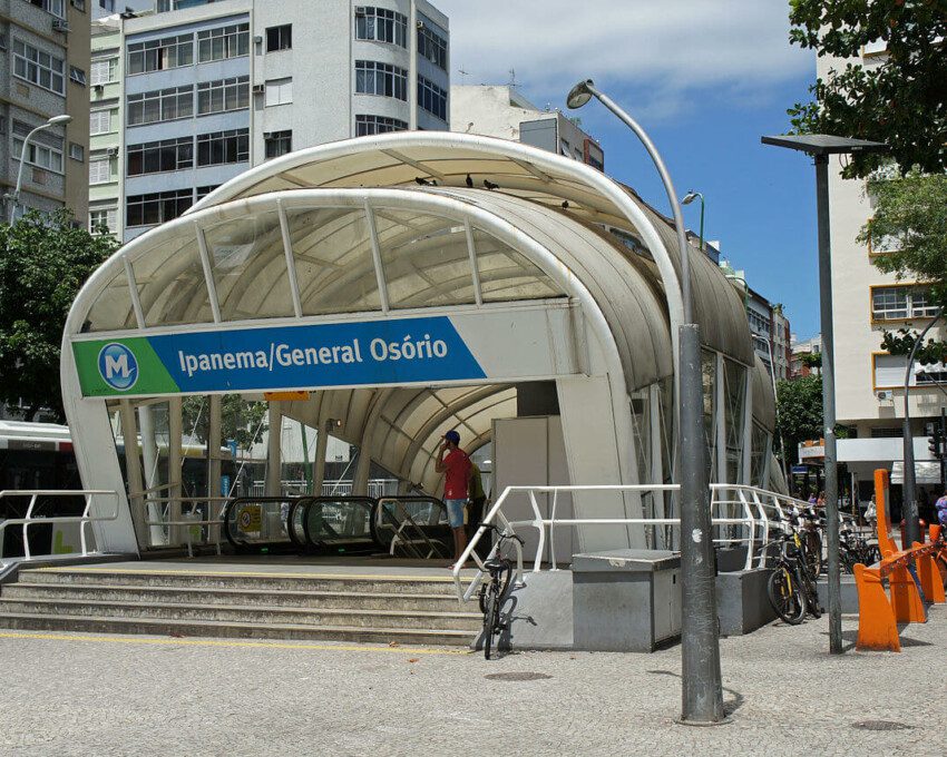 Foto mostra a entrada do Metrô General Osório
