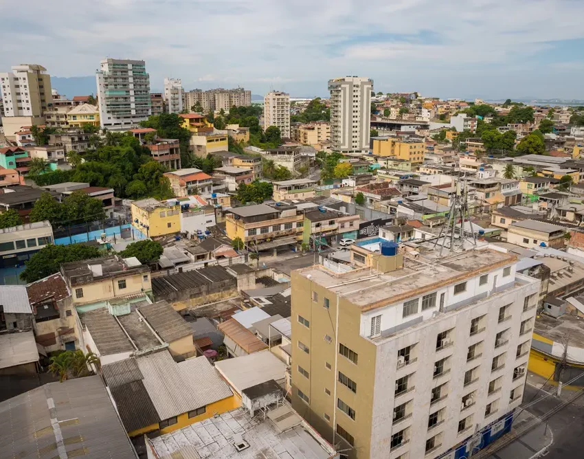 Foto que ilustra matéria sobre bairros de Duque de Caxias mostra a cidade vista do alto