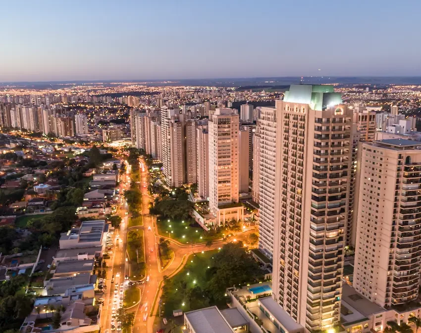 Fotografia aérea da cidade de Ribeirão Preto.