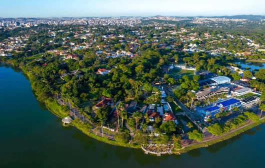 Imagem aérea da lagoa da Pampulha, em Belo Horizonte, Minas Gerais, para ilustrar matéria sobre qual a cidade mais fria de Minas Gerais