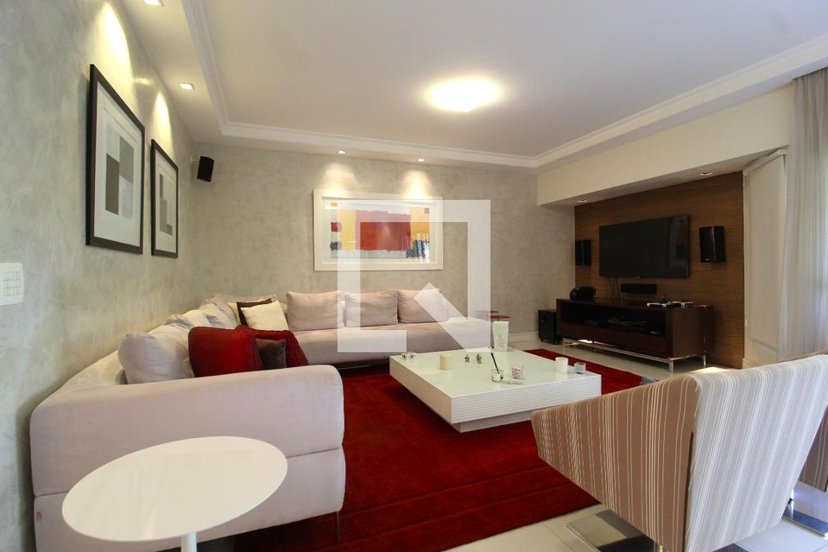 Apartamento, 3 quartos, 210 m² - Foto 1