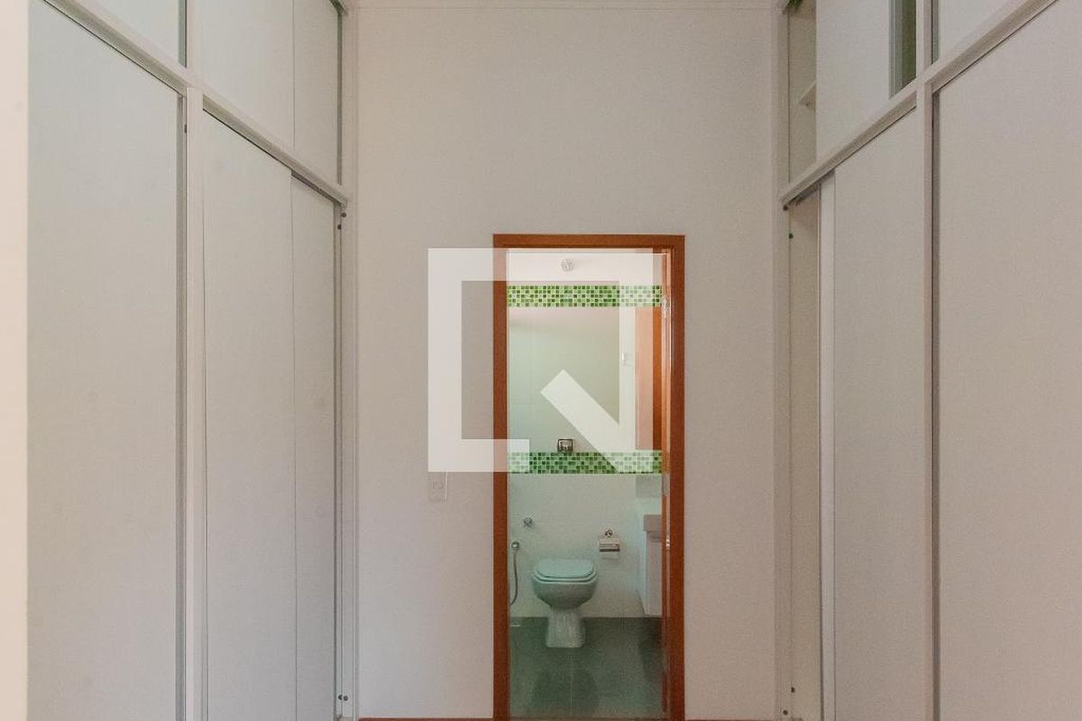 Casa à Venda - Swiss Park, 4 Quartos,  265 m2 em , Campinas - sp | SoloBR