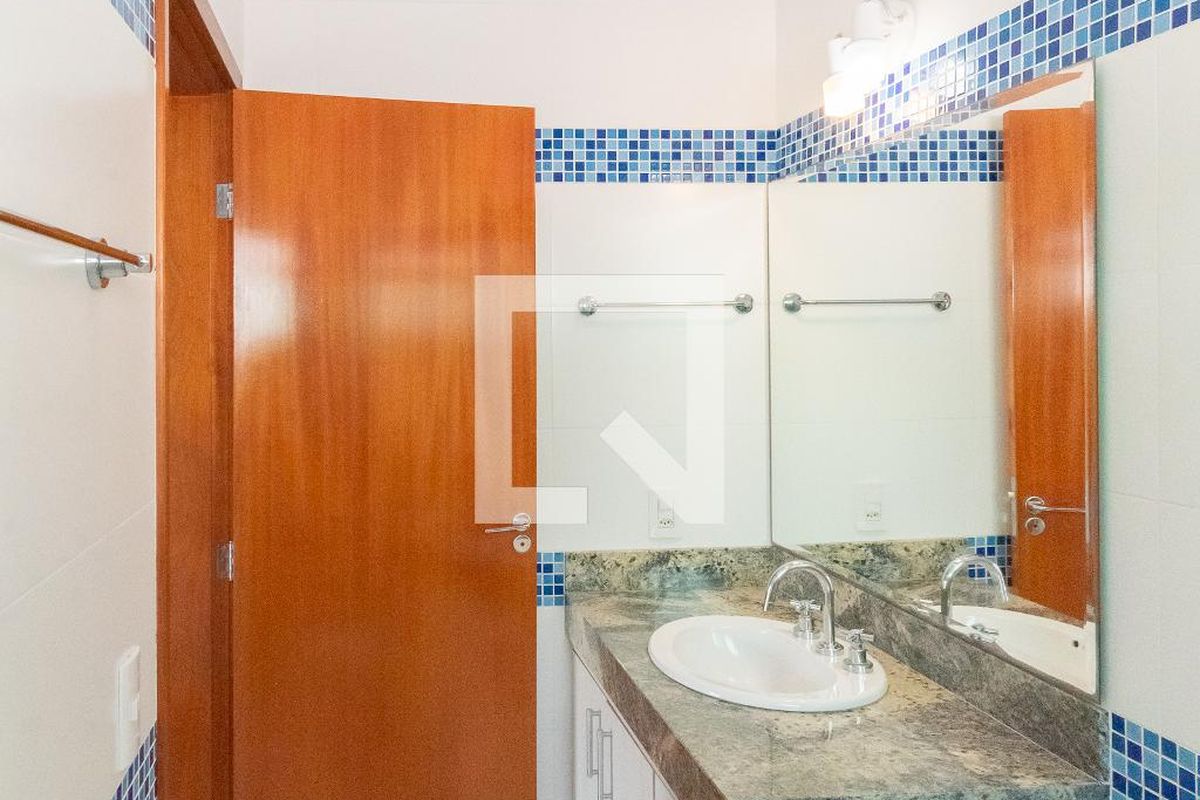 Casa à Venda - Swiss Park, 4 Quartos,  265 m2 em , Campinas - sp | SoloBR