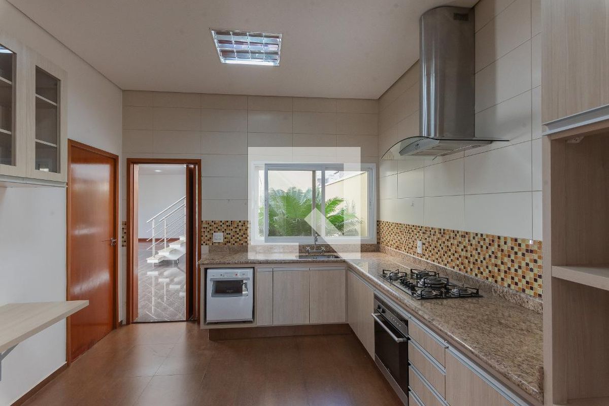 Casa à Venda - Swiss Park, 4 Quartos,  265 m2 em , Campinas - sp | SoloBR