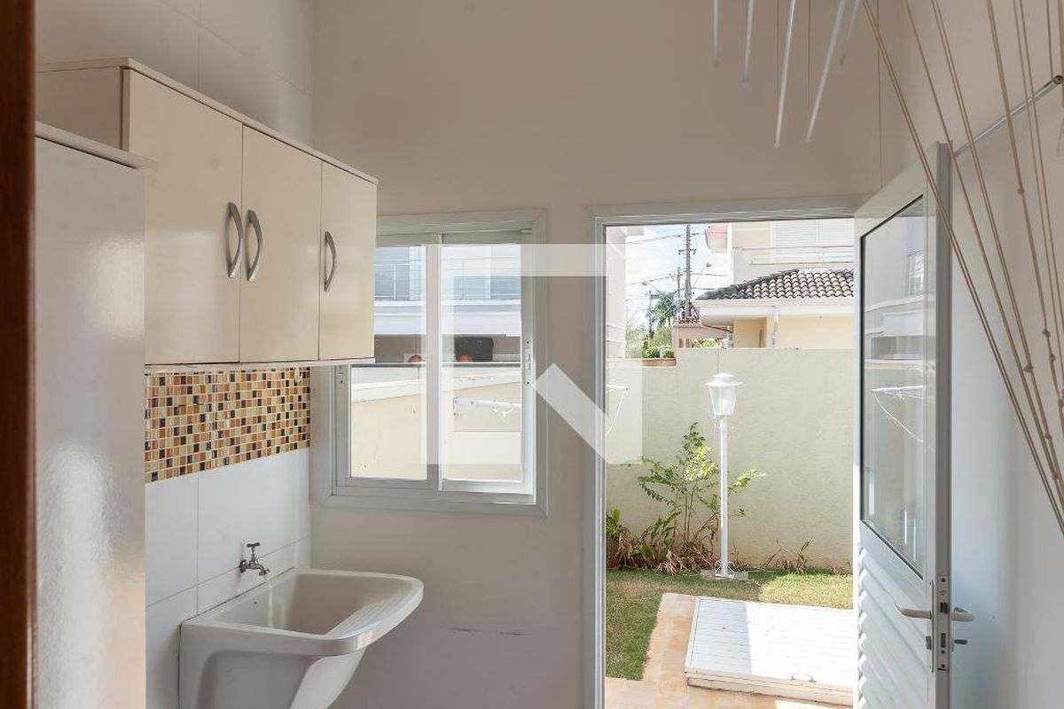 Casa à Venda - Swiss Park, 4 Quartos,  265 m2 em , Campinas - sp | SoloBR
