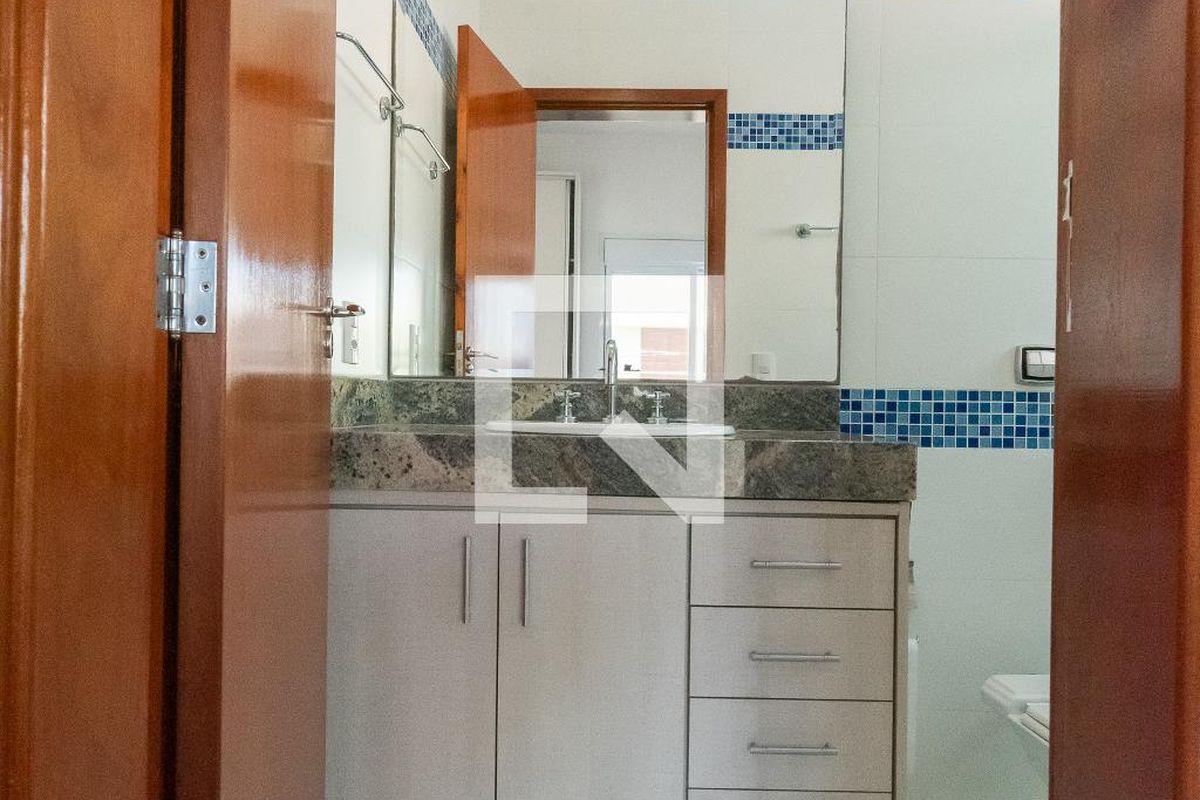 Casa à Venda - Swiss Park, 4 Quartos,  265 m2 em , Campinas - sp | SoloBR