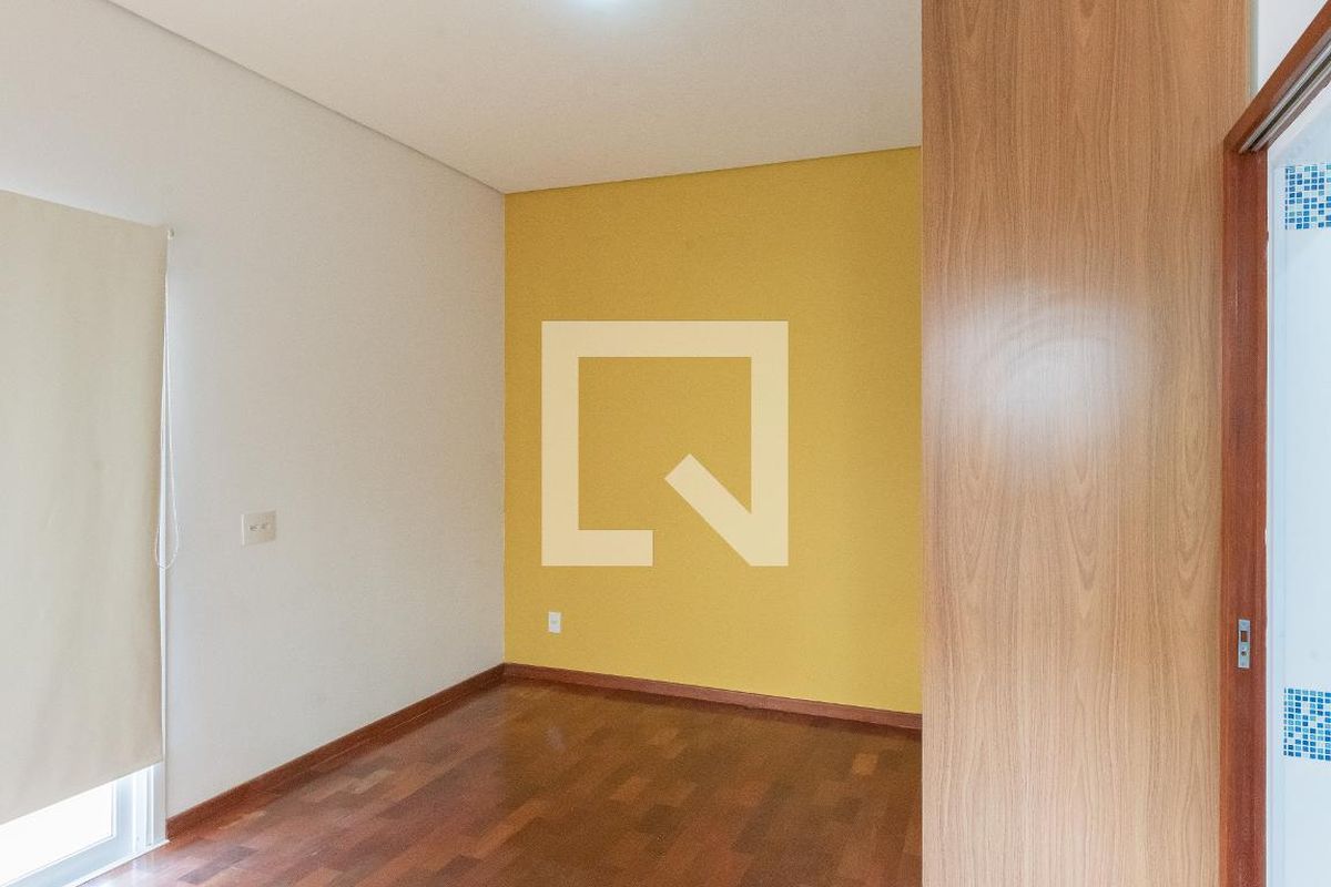 Casa à Venda - Swiss Park, 4 Quartos,  265 m2 em , Campinas - sp | SoloBR