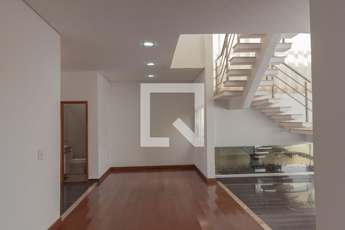 Casa à Venda - Swiss Park, 4 Quartos,  265 m2 em , Campinas - sp | SoloBR
