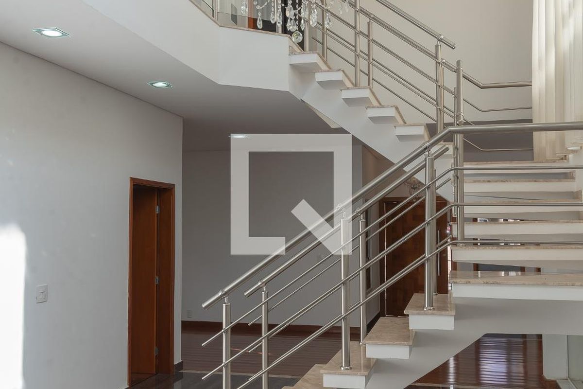 Casa à Venda - Swiss Park, 4 Quartos,  265 m2 em , Campinas - sp | SoloBR
