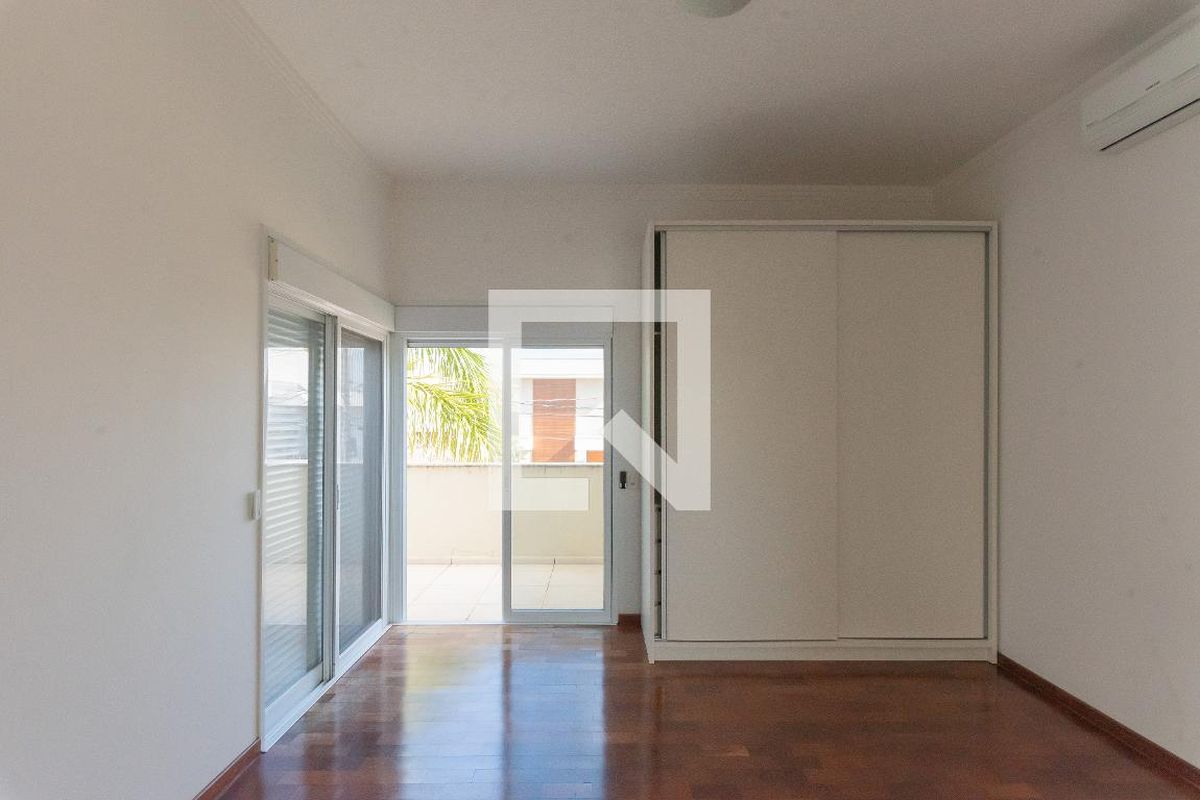 Casa à Venda - Swiss Park, 4 Quartos,  265 m2 em , Campinas - sp | SoloBR