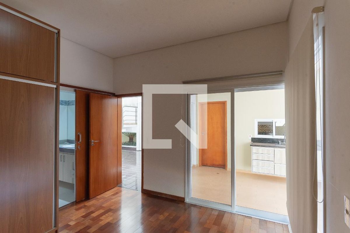 Casa à Venda - Swiss Park, 4 Quartos,  265 m2 em , Campinas - sp | SoloBR