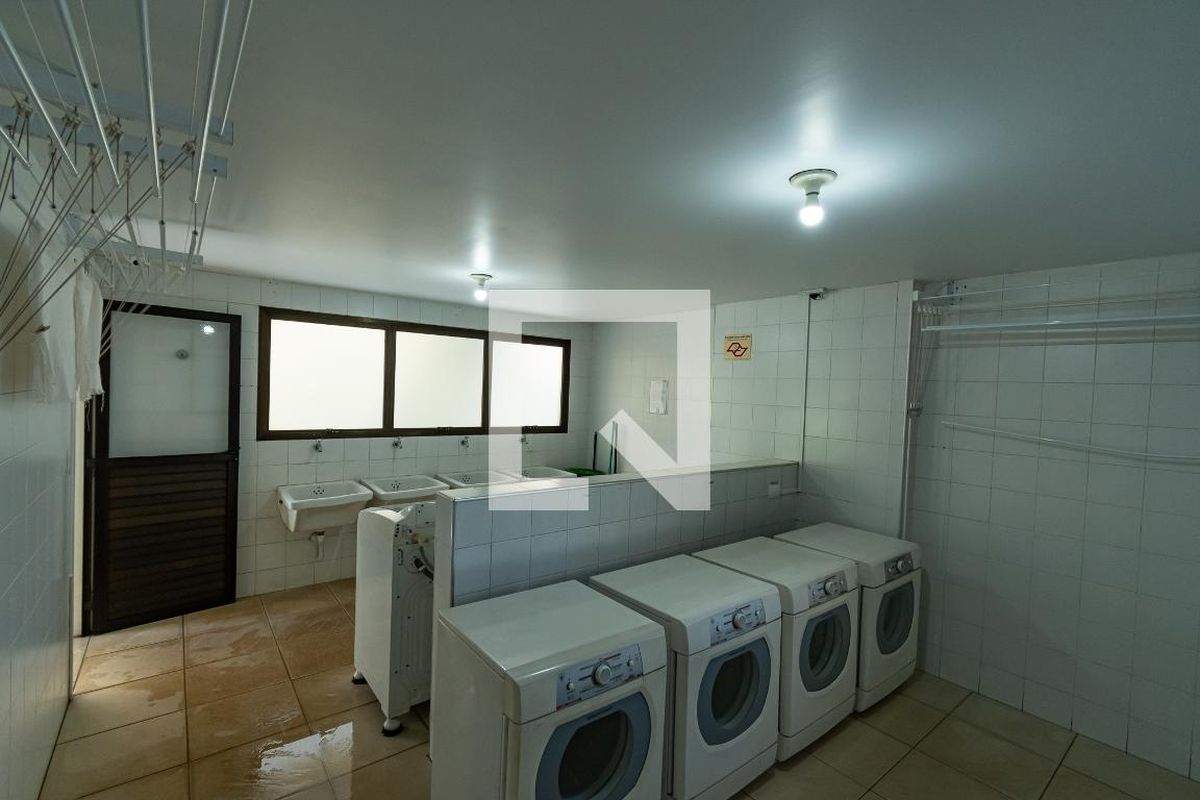 Apartamento à Venda - Cambuí, 1 Quarto,  76 m2 em , Campinas - sp | SoloBR