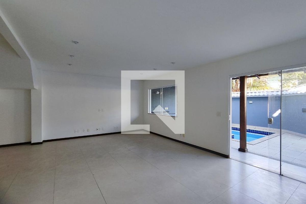 Casa, 4 quartos, 180 m² - Foto 2