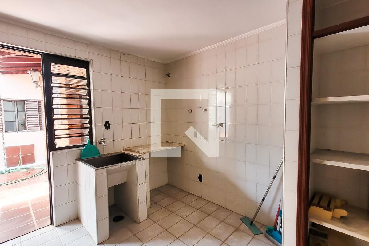 Casa à Venda - Taquaral, 4 Quartos,  291 m2 em , Campinas - sp | SoloBR