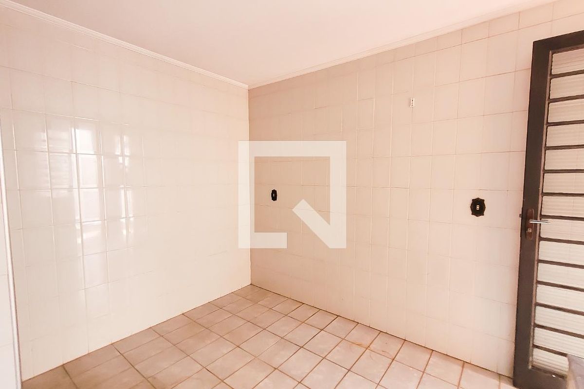 Casa à Venda - Taquaral, 4 Quartos,  291 m2 em , Campinas - sp | SoloBR