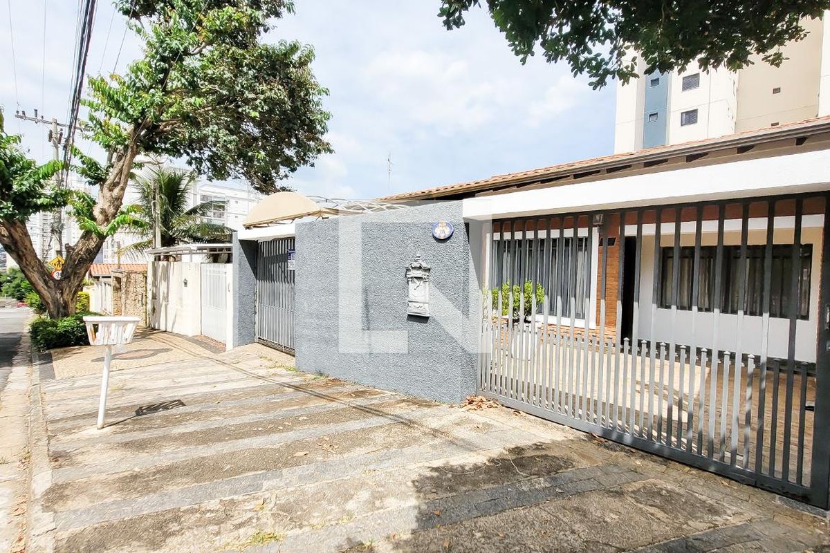 Casa à Venda - Taquaral, 4 Quartos,  291 m2 em , Campinas - sp | SoloBR