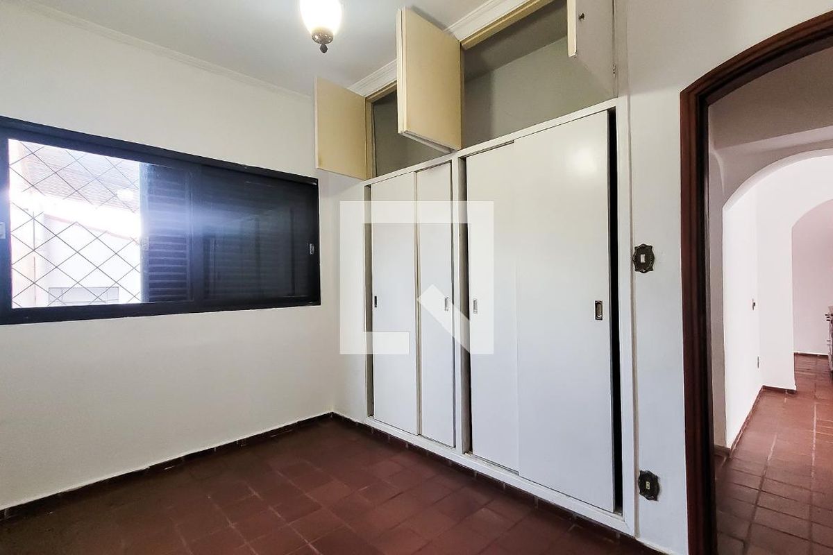Casa à Venda - Taquaral, 4 Quartos,  291 m2 em , Campinas - sp | SoloBR