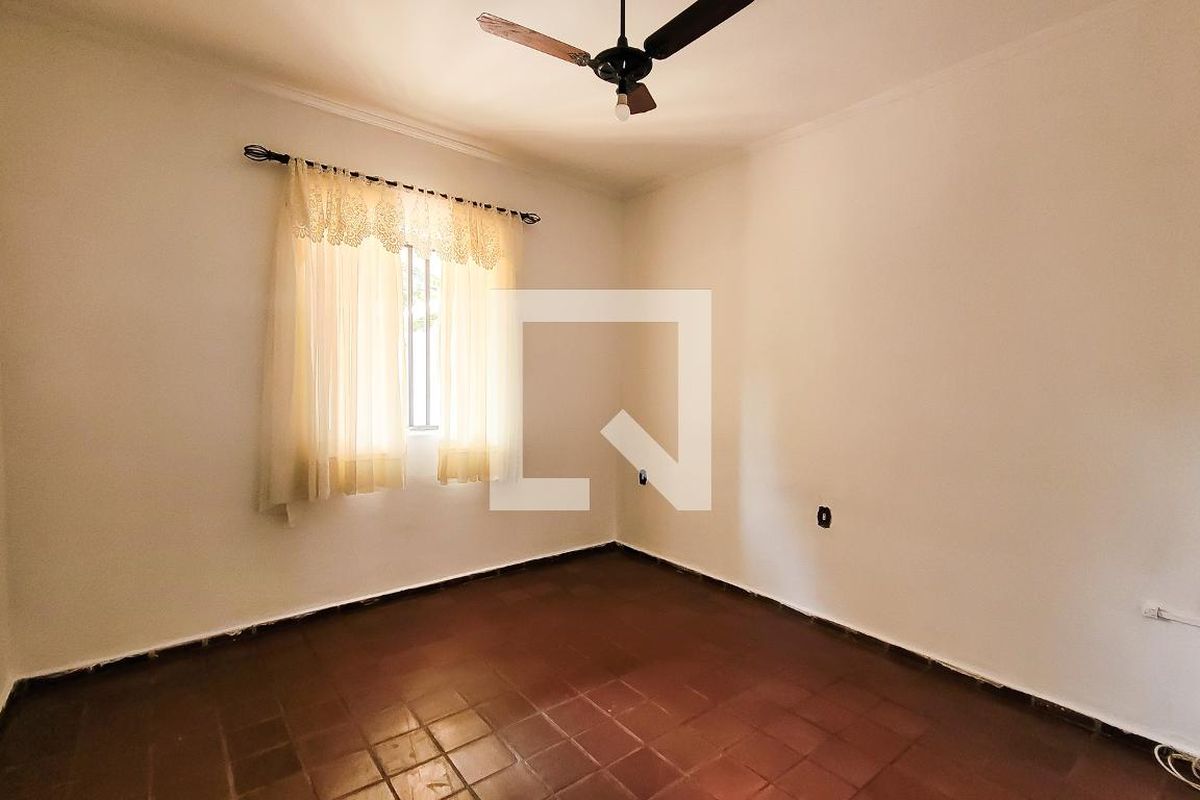 Casa à Venda - Taquaral, 4 Quartos,  291 m2 em , Campinas - sp | SoloBR