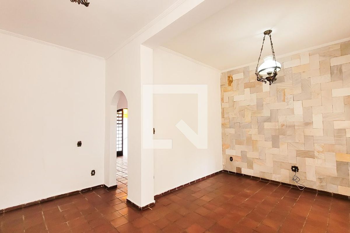 Casa à Venda - Taquaral, 4 Quartos,  291 m2 em , Campinas - sp | SoloBR