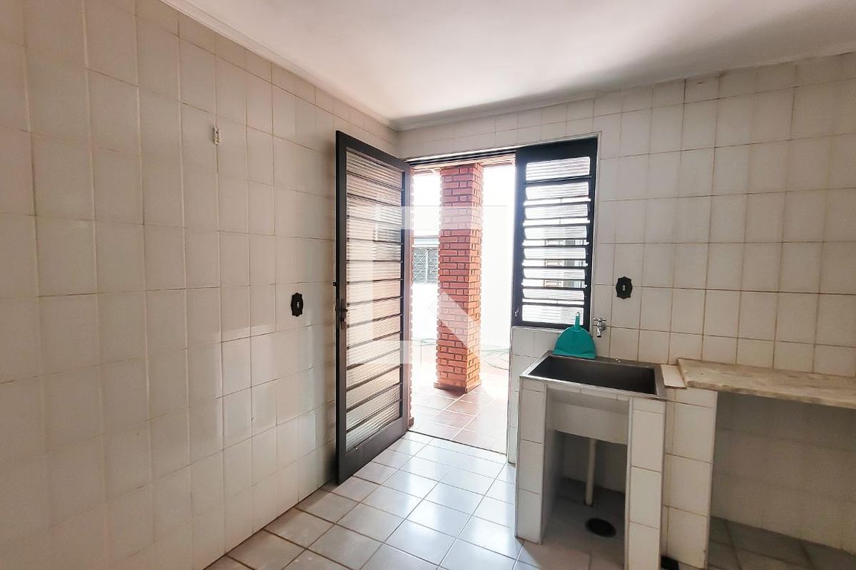 Casa à Venda - Taquaral, 4 Quartos,  291 m2 em , Campinas - sp | SoloBR