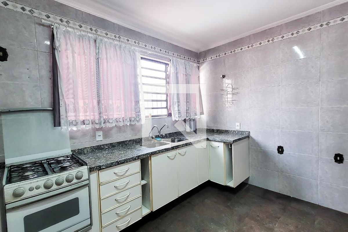 Casa à Venda - Taquaral, 4 Quartos,  291 m2 em , Campinas - sp | SoloBR
