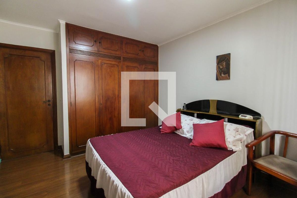Casa, 3 quartos, 267 m² - Foto 42