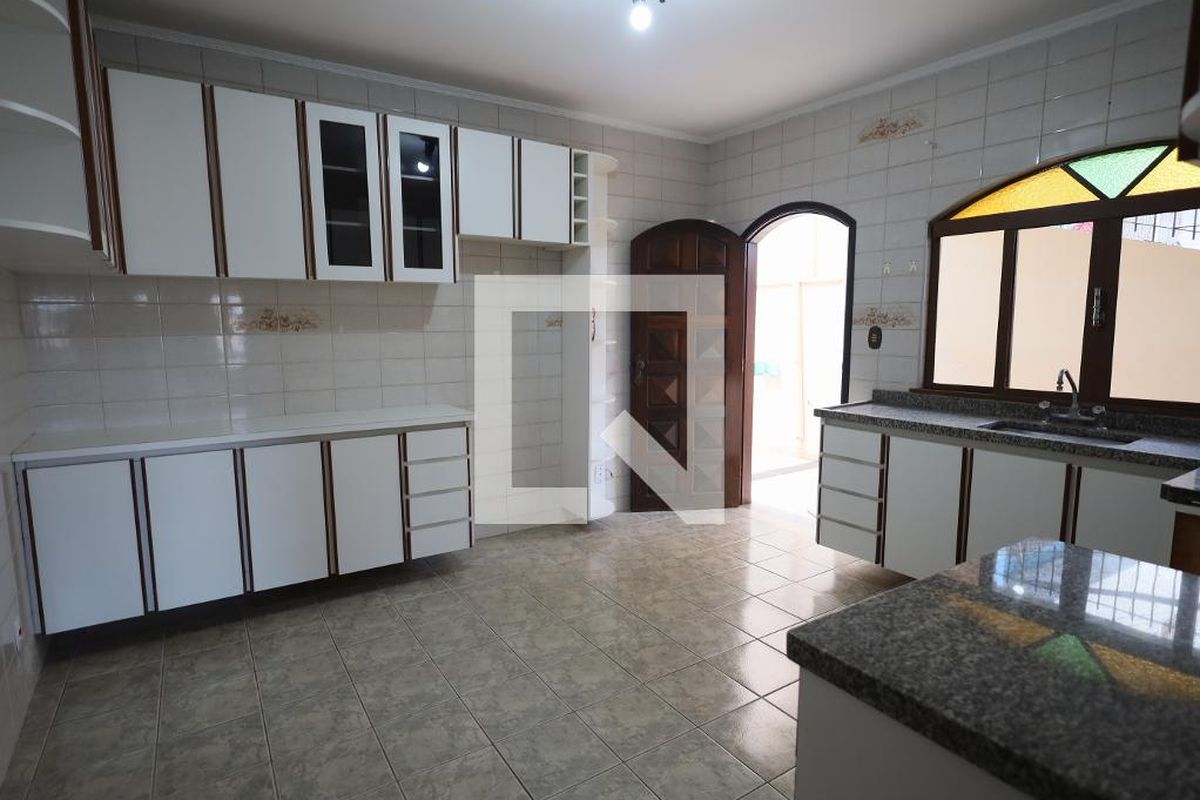 Casa, 3 quartos, 284 m² - Foto 4