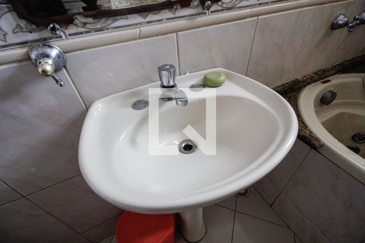 Casa, 4 quartos, 250 m² - Foto 32