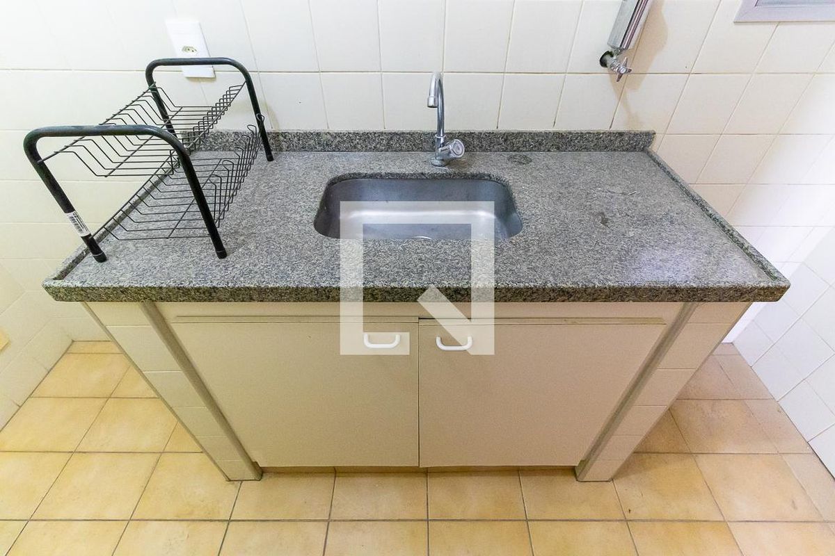 Apartamento à Venda - Bosque, 1 Quarto,  60 m2 em , Campinas - sp | SoloBR