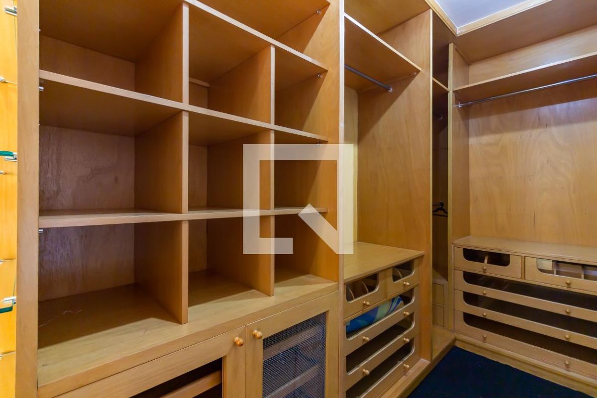 Casa, 4 quartos, 250 m² - Foto 34