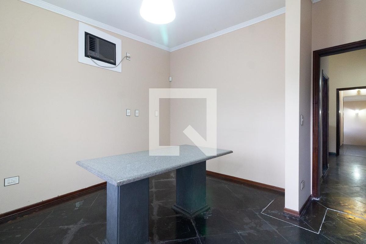 Casa, 3 quartos, 270 m² - Foto 38