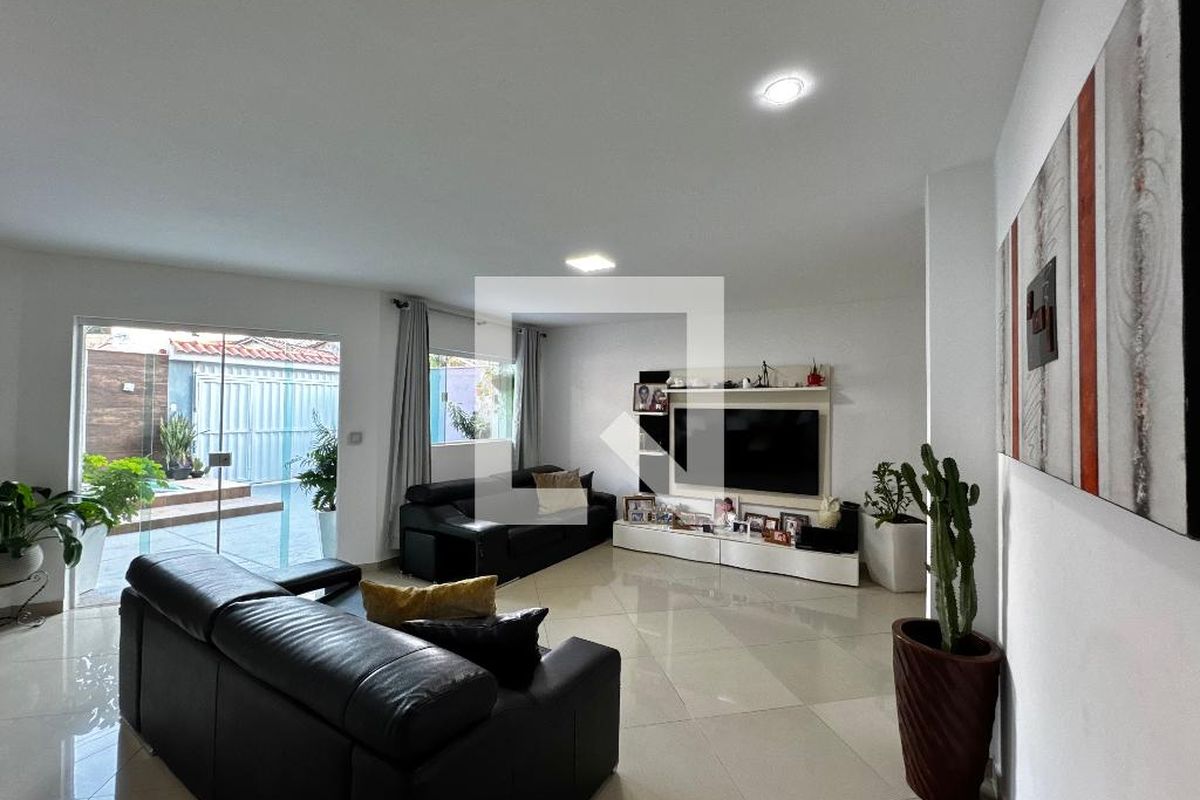 Casa, 4 quartos, 220 m² - Foto 4