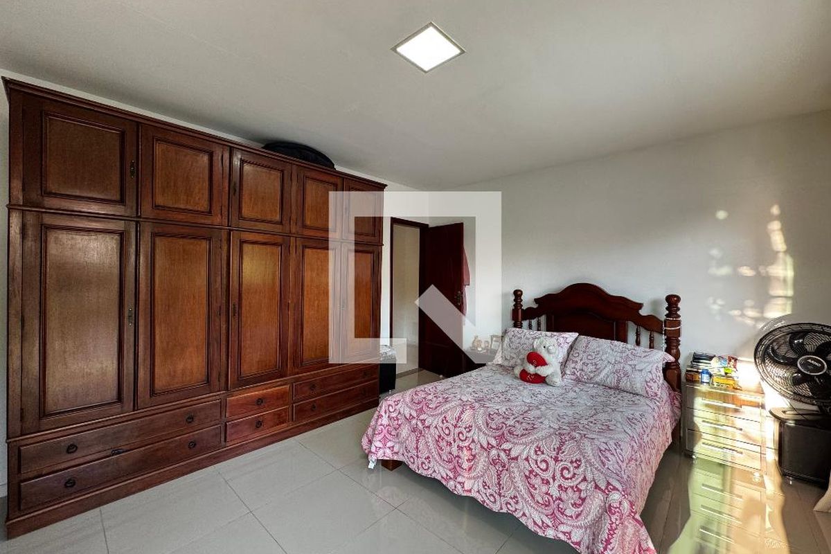 Casa, 4 quartos, 220 m² - Foto 44