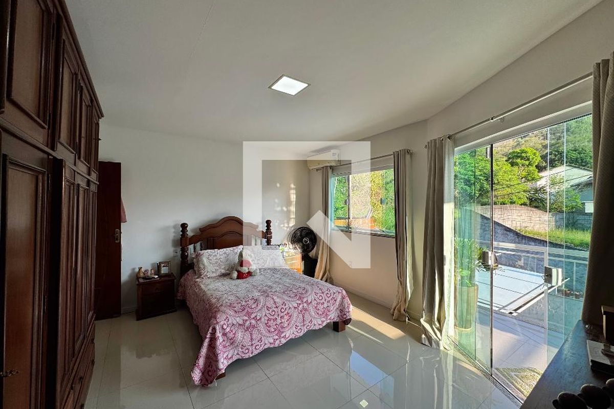 Casa, 4 quartos, 220 m² - Foto 42