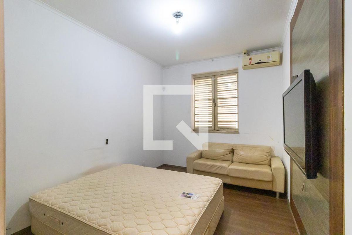 Casa à Venda - Taquaral, 4 Quartos,  210 m2 em , Campinas - sp | SoloBR