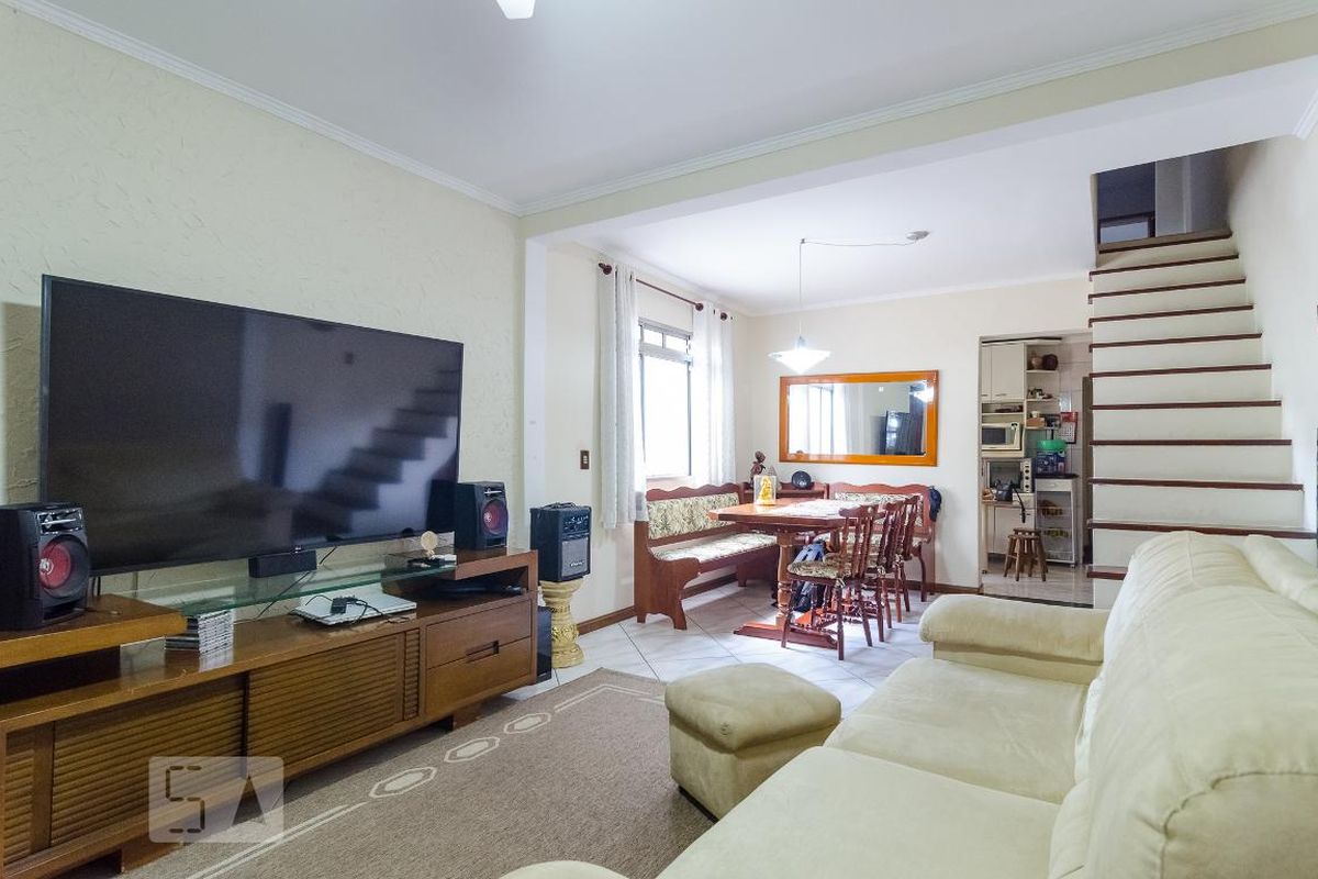 Casa, 4 quartos, 210 m² - Foto 1