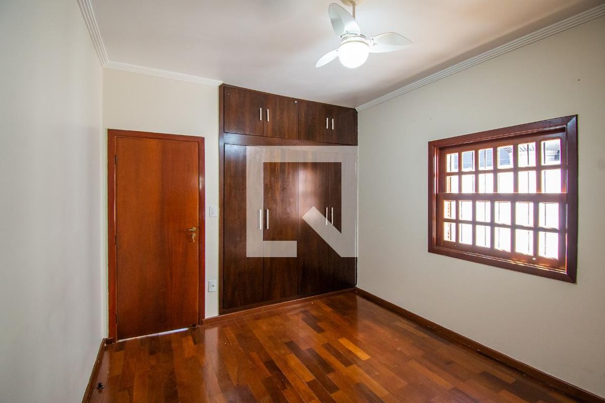 Casa à Venda - Taquaral, 3 Quartos,  312 m2 em , Campinas - sp | SoloBR